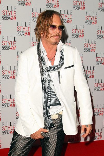 mickey-rourke-poses-after-winning-the-best-actor-at-the-elle-style-awards