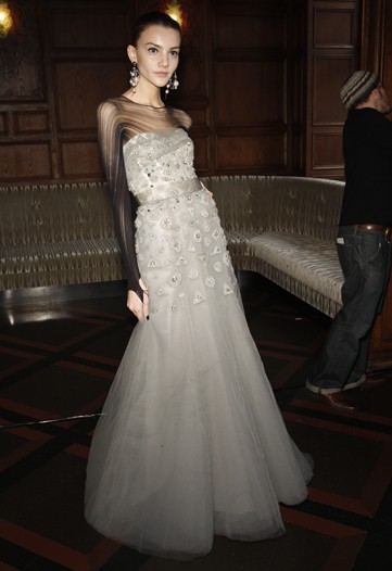 monique-lhuillier-wedding-dress-fall-20091