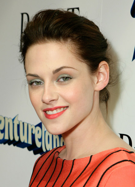 ADifferentForest.com - Kristen kristen stewart hot scene in adventureland. ADifferentForest.com - Kristen