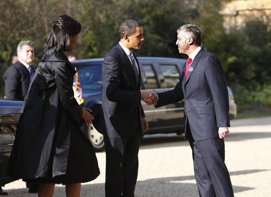 michelle-obama-on-her-way-to-meet-the-queen