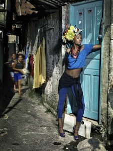 teyona-poses-in-a-photo-shoot-inspired-by-brazilian-icon-carmen-miranda