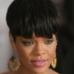 Rihanna pink lips and fans earrings Rihanna pink lips and fans earrings