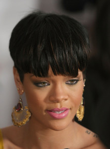 Rihanna pink lips and fans earrings