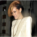 rihanna thumb