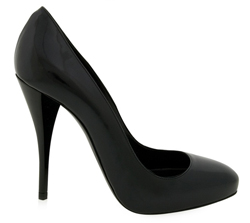 Wardrobe Essentials: Black Pump